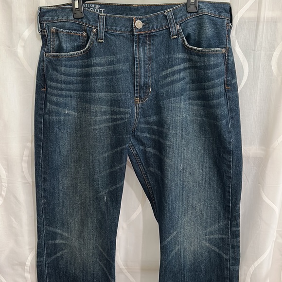 Bullhead, Wilshire Lightly Distressed, Bootcut Jeans, Size 38X32 - Picture 2 of 6
